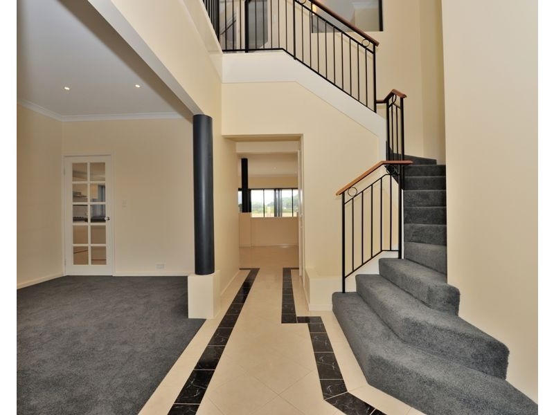 9 Villefranche Rise, Port Kennedy WA 6172