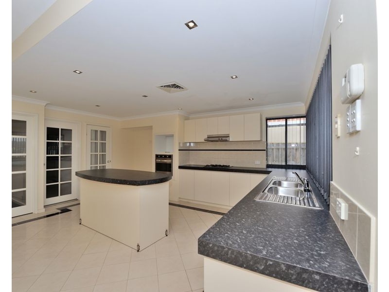 9 Villefranche Rise, Port Kennedy WA 6172