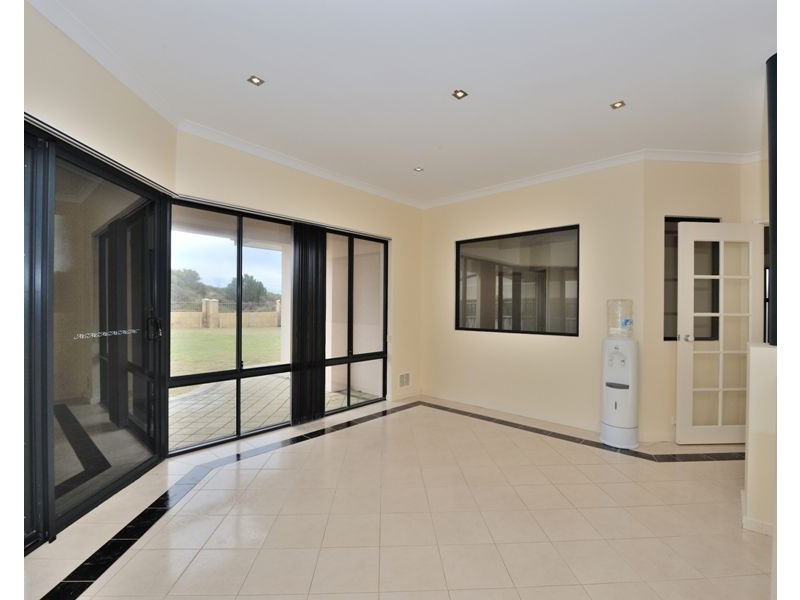 9 Villefranche Rise, Port Kennedy WA 6172