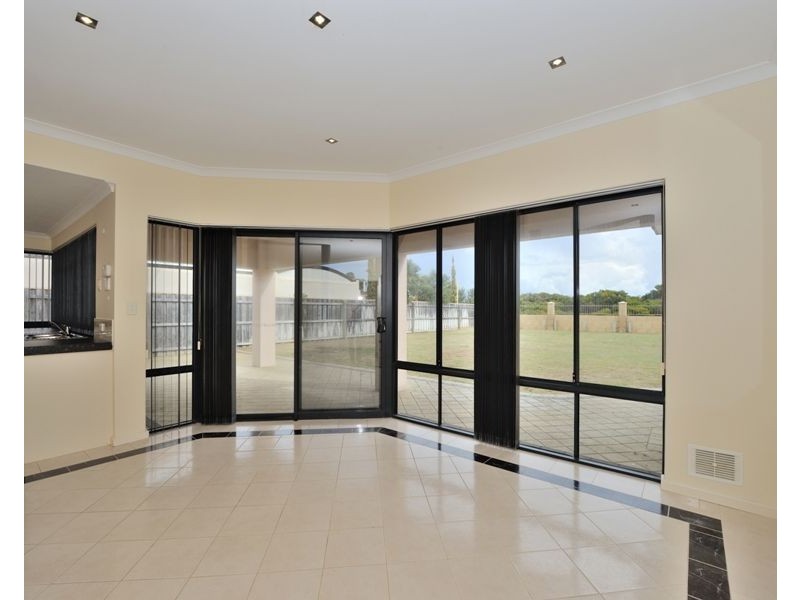 9 Villefranche Rise, Port Kennedy WA 6172