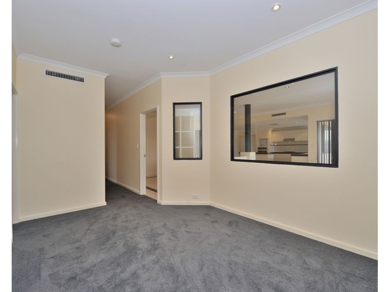 9 Villefranche Rise, Port Kennedy WA 6172