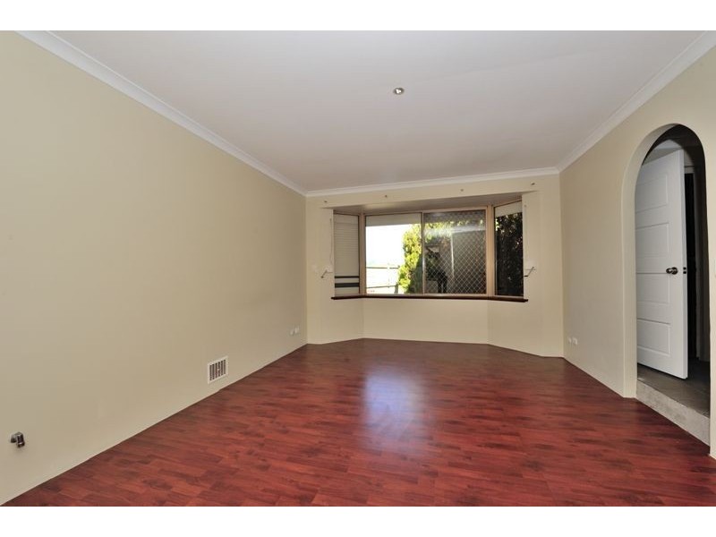 13 Shell Close, Cooloongup WA 6168
