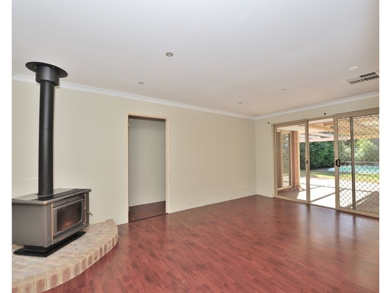 13 Shell Close, Cooloongup WA 6168