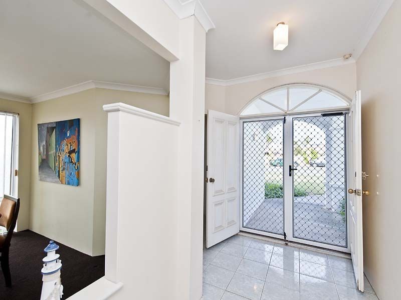 10 Anzac Place, Rockingham WA 6168