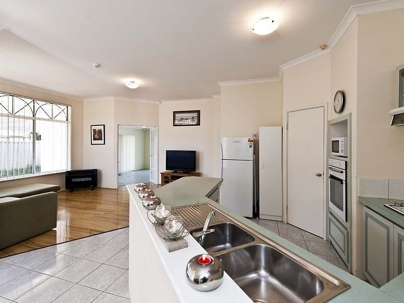 10 Anzac Place, Rockingham WA 6168