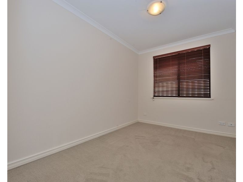 11 Rothbury Parade, Rockingham WA 6168