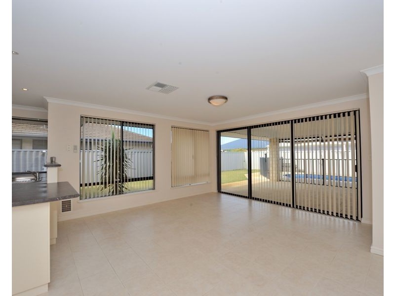 11 Rothbury Parade, Rockingham WA 6168