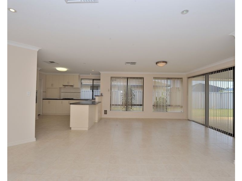 11 Rothbury Parade, Rockingham WA 6168