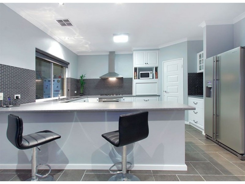 85 Honeymyrtle Loop, Forrestdale WA 6112