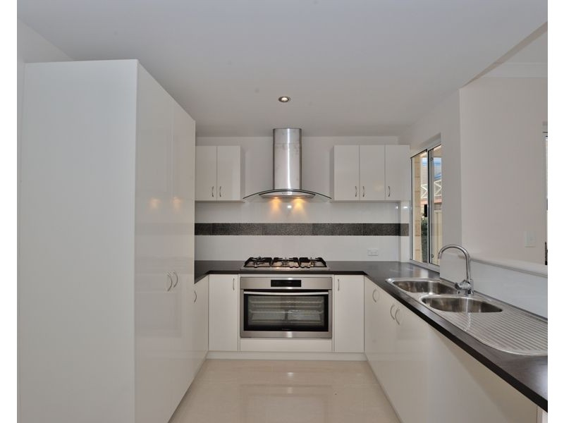 2/65 Harrison Street, Rockingham WA 6168