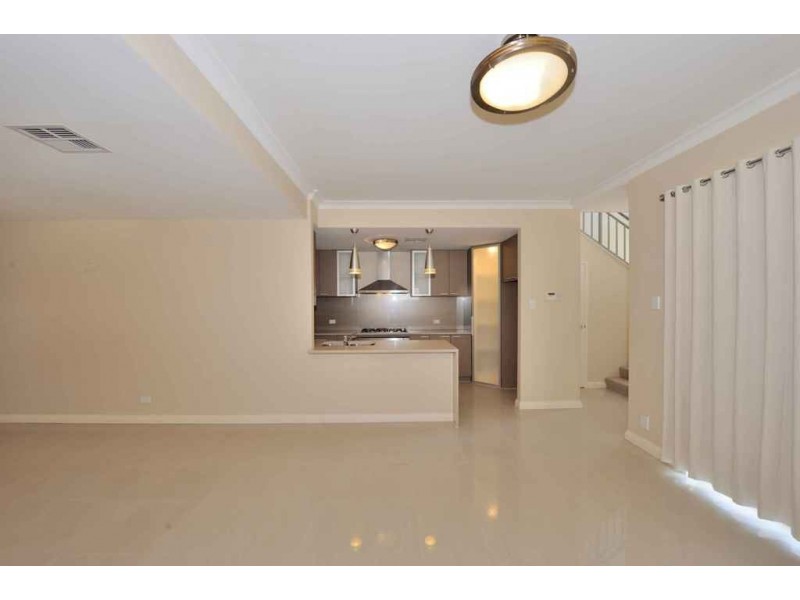 1 to 8/22 Roscoe Turn, Rockingham WA 6168