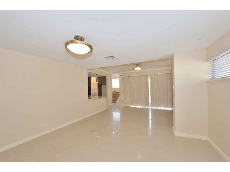 1 to 8/22 Roscoe Turn, Rockingham WA 6168