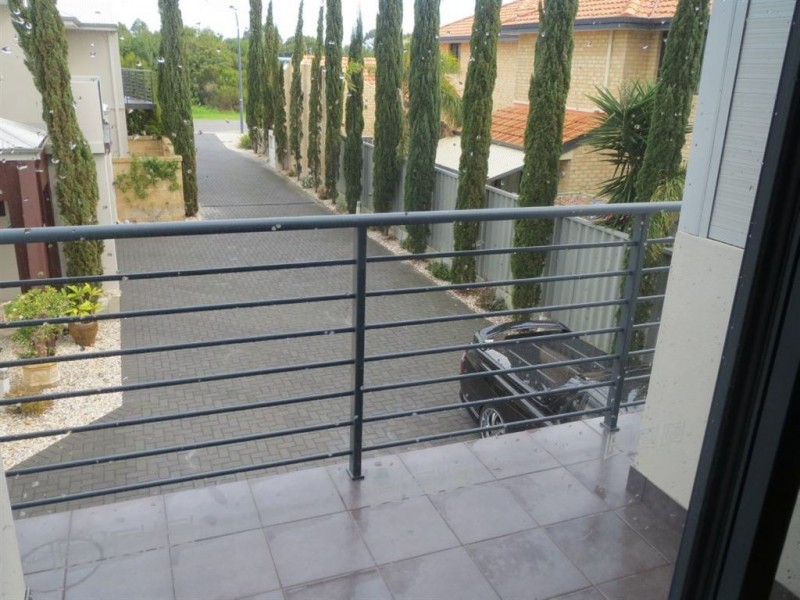 4/12 Hymus Street, Rockingham WA 6168