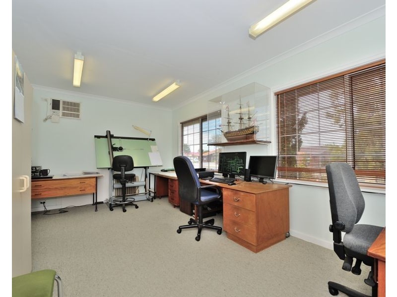 46 Thorpe Street, Rockingham WA 6168