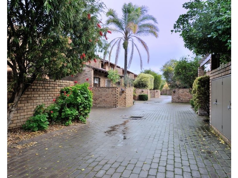 6/7 Fisher Street, Rockingham WA 6168