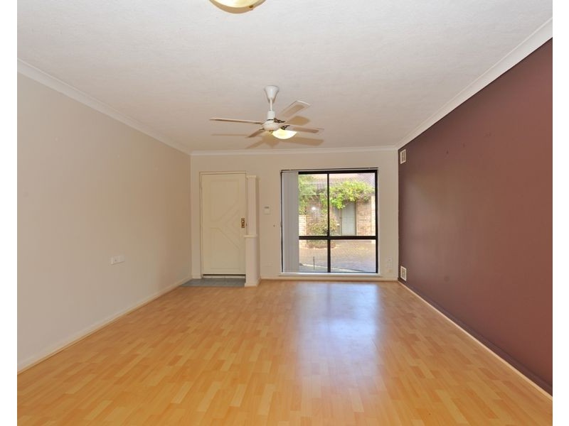 6/7 Fisher Street, Rockingham WA 6168
