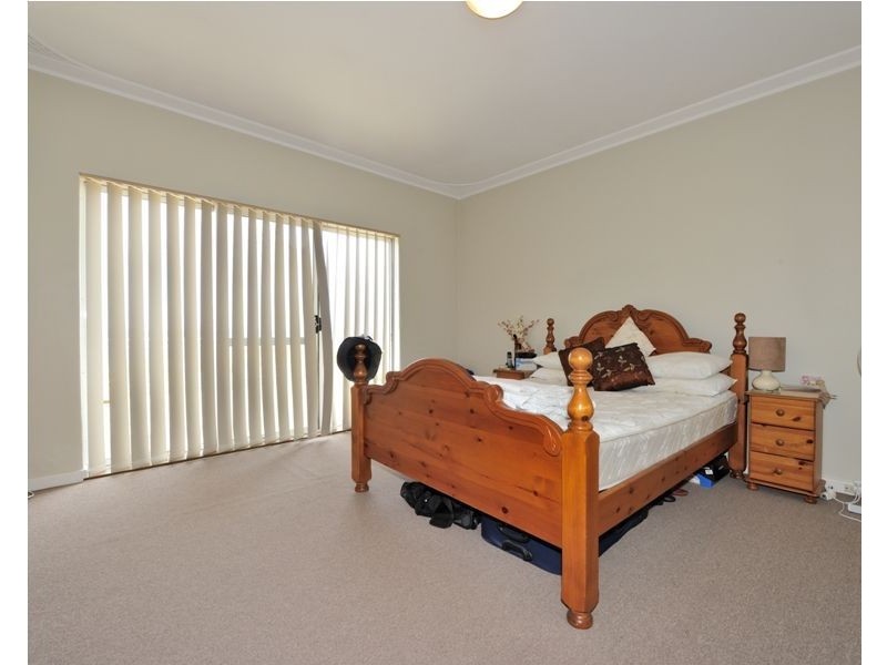 44 Warnbro Beach Road, Safety Bay WA 6169