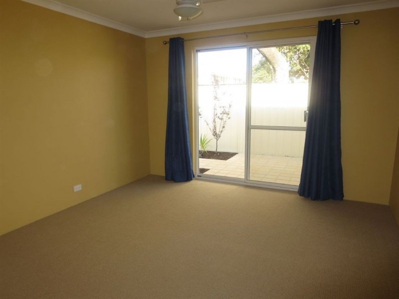 1/25 Fletcher Street, Rockingham WA 6168