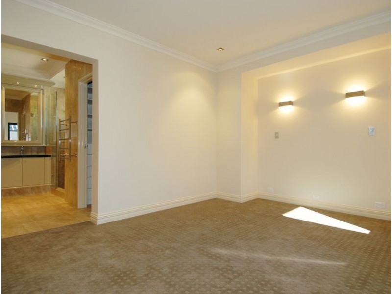 3 131 Esplanade, Rockingham WA 6168