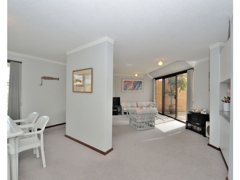 2C/15 The Esplanade, Rockingham WA 6168