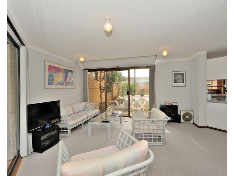 2C/15 The Esplanade, Rockingham WA 6168