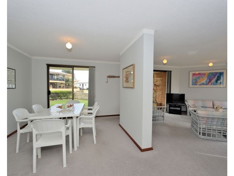 2C/15 The Esplanade, Rockingham WA 6168