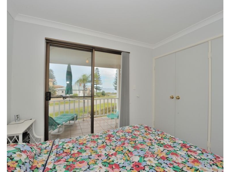 2C/15 The Esplanade, Rockingham WA 6168