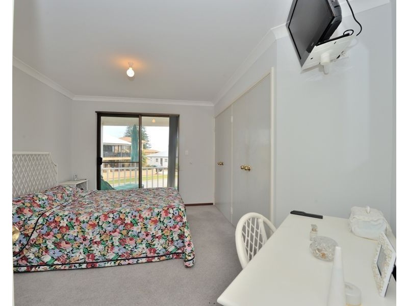 2C/15 The Esplanade, Rockingham WA 6168
