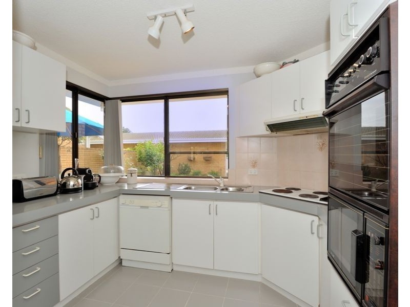 2C/15 The Esplanade, Rockingham WA 6168