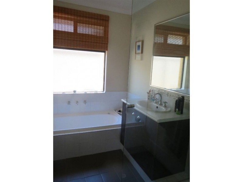 12 Edenhall Terrace, Waikiki WA 6169