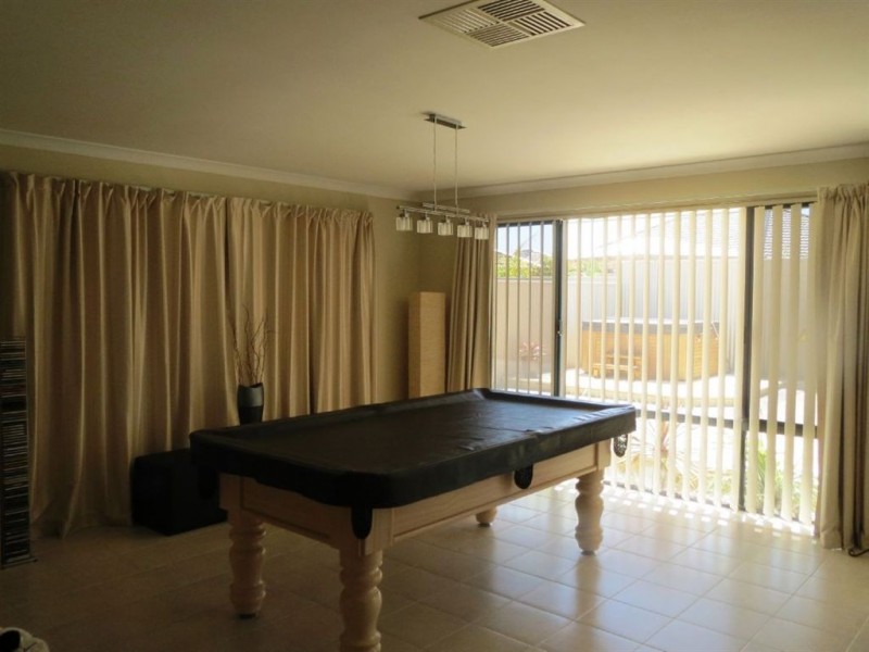 12 Edenhall Terrace, Waikiki WA 6169