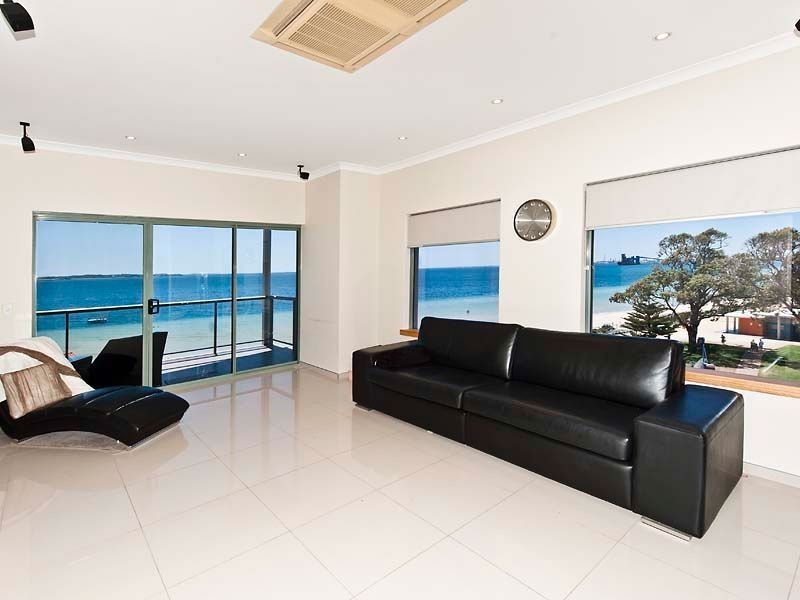 11/5-7 Railway Terrace, Rockingham WA 6168