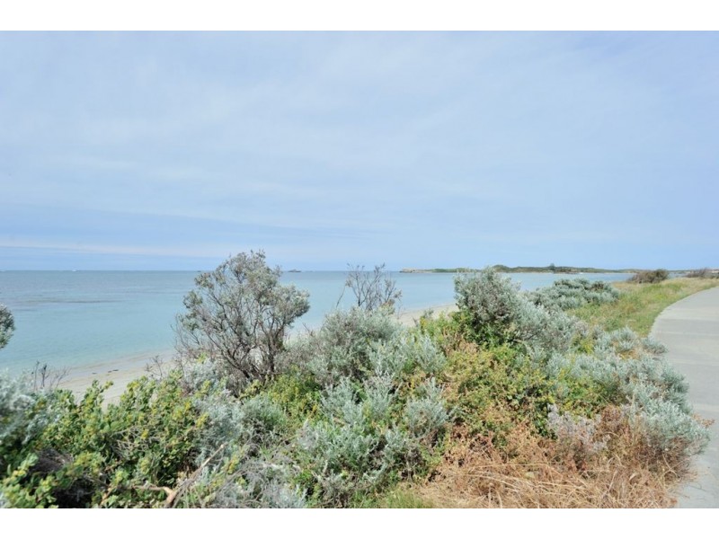214a Arcadia Drive, Shoalwater WA 6169
