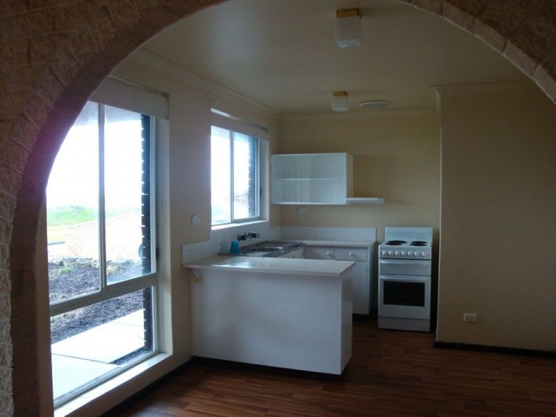 38 Warnbro Beach Road, Waikiki WA 6169