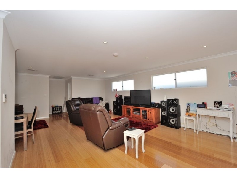 32B Watts Road, Shoalwater WA 6169