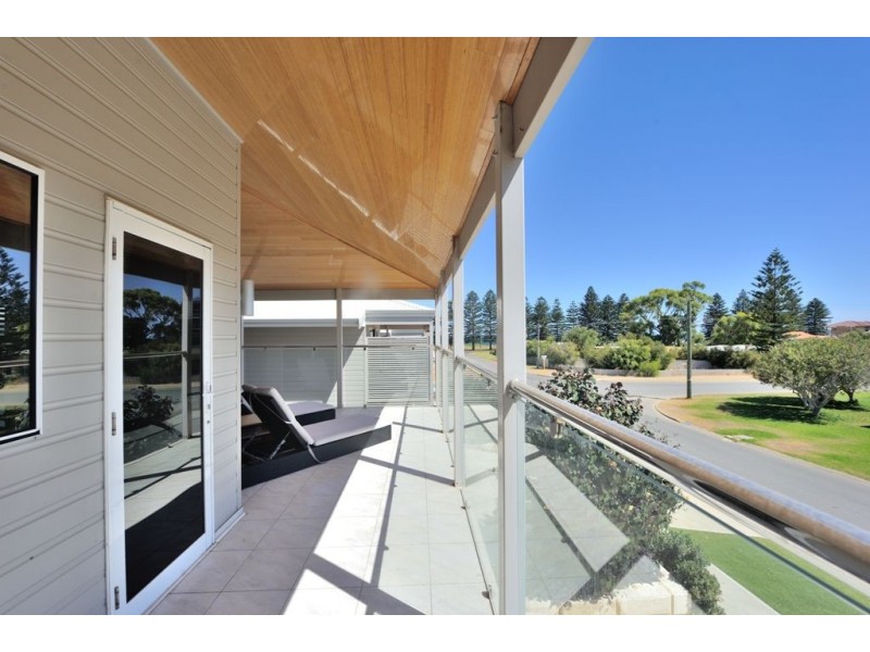 32B Watts Road, Shoalwater WA 6169