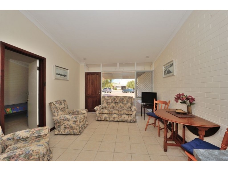 11/2 Wanliss Street, Rockingham WA 6168