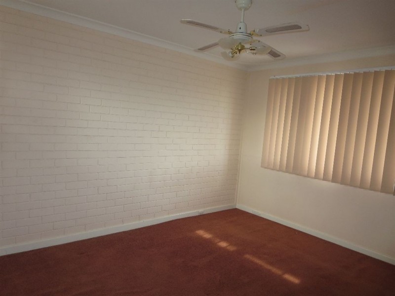 2/10 Maydwell Way, Calista WA 6167