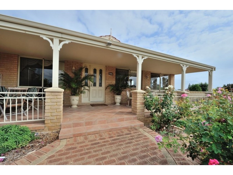 61 Fourth Avenue, Shoalwater WA 6169