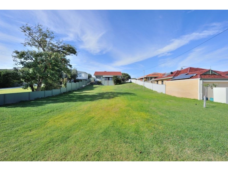 14 Gloucester Avenue, Shoalwater WA 6169