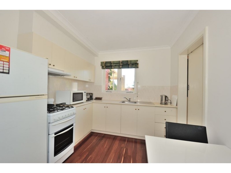 2/10 Maydwell Way, Calista WA 6167