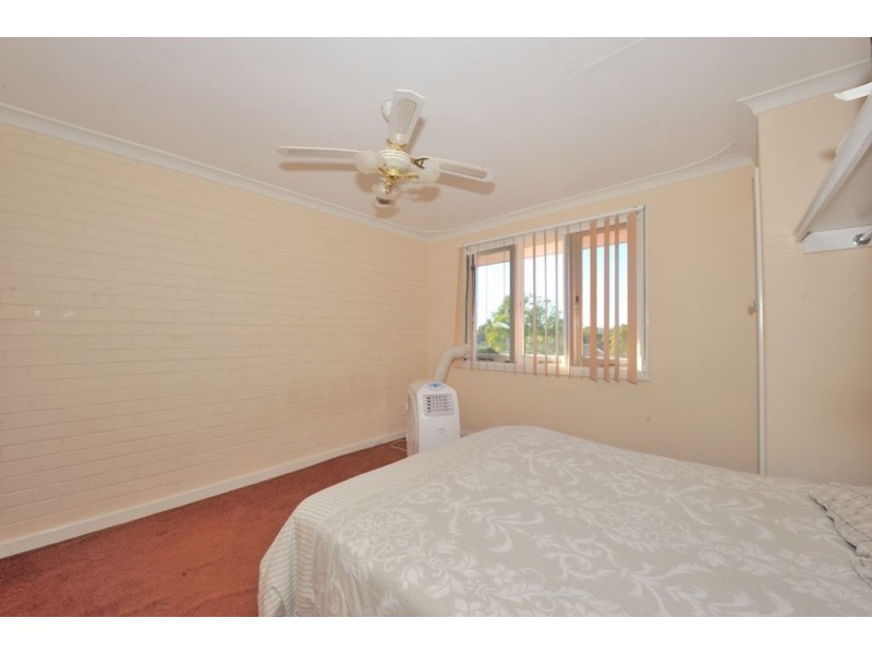 2/10 Maydwell Way, Calista WA 6167