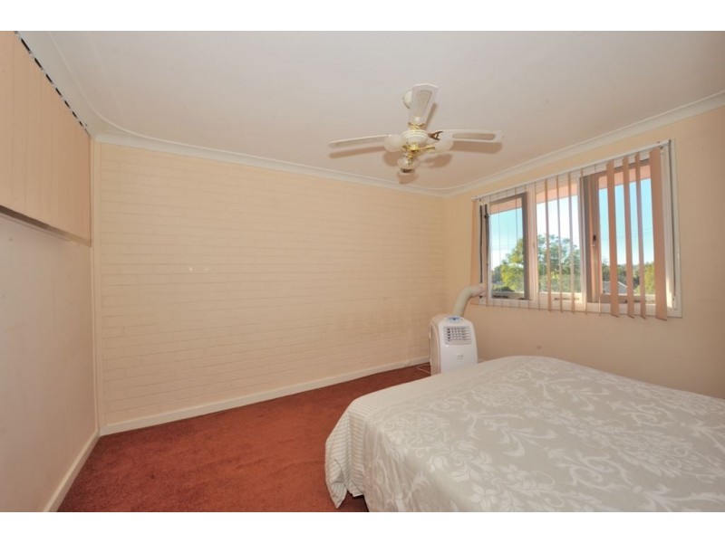 2/10 Maydwell Way, Calista WA 6167