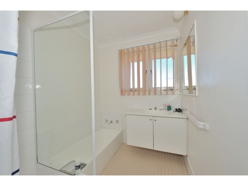 2/10 Maydwell Way, Calista WA 6167