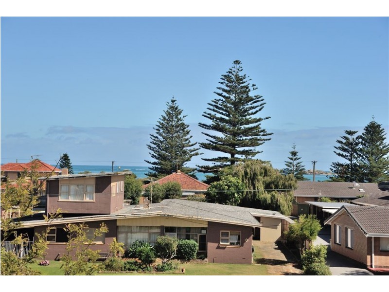 106 Gloucester Crescent, Shoalwater WA 6169