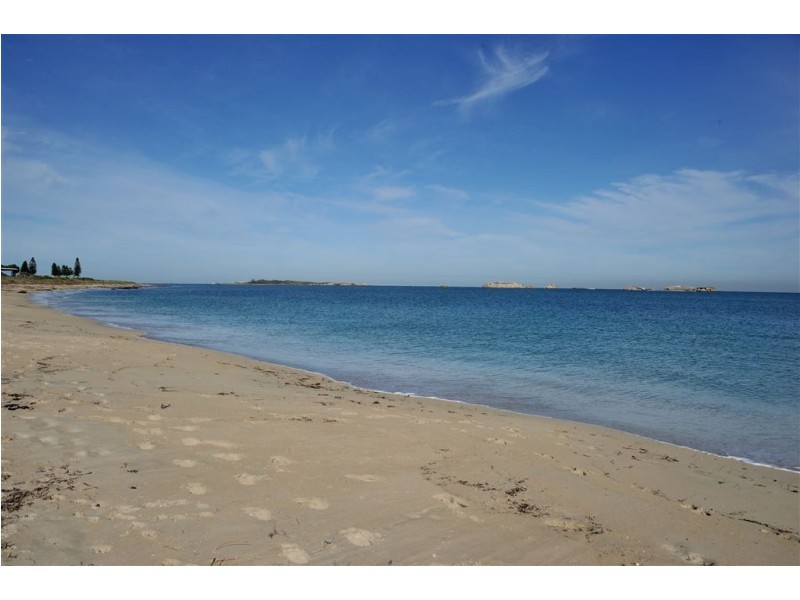 106 Gloucester Crescent, Shoalwater WA 6169