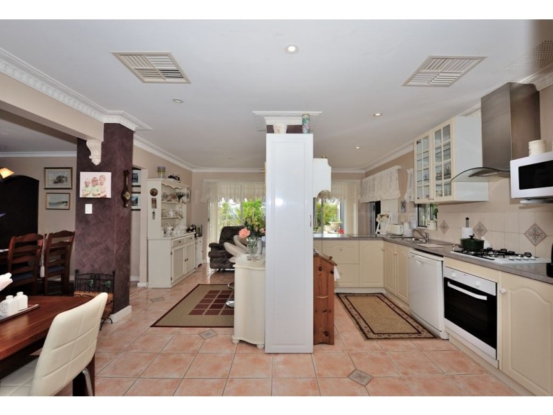 28 Houston Street, Rockingham WA 6168