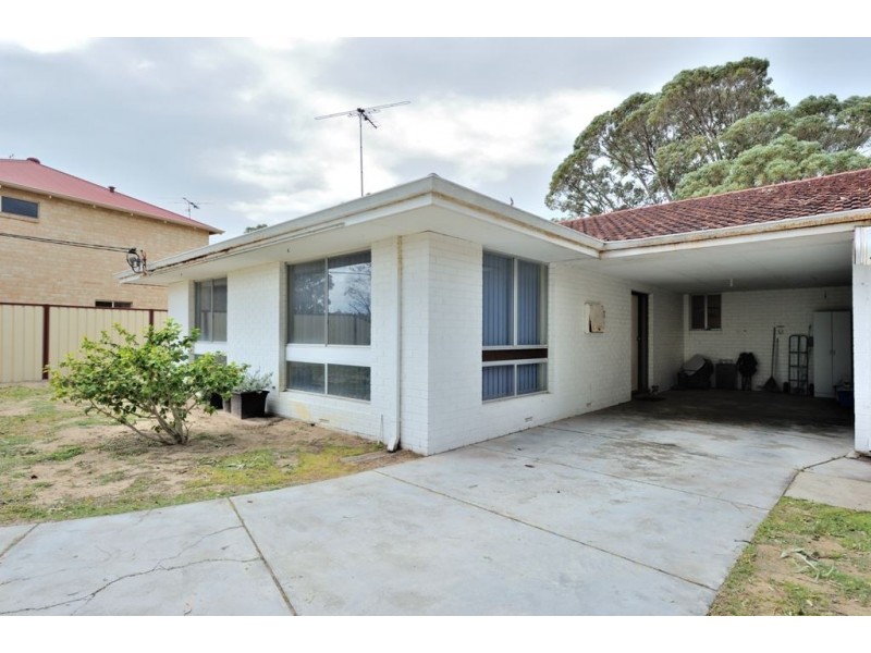 102 Gloucester Crescent, Shoalwater WA 6169