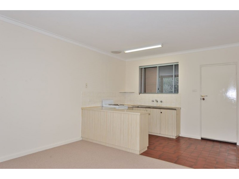 102 Gloucester Crescent, Shoalwater WA 6169