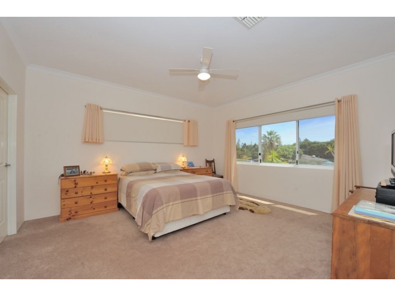 2 Ivanhoe Street, Golden Bay WA 6174